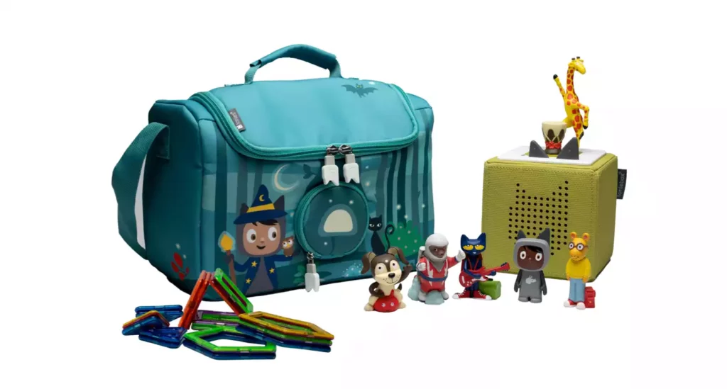 Toy bag, Tonie box, figurines and magnetic tiles.